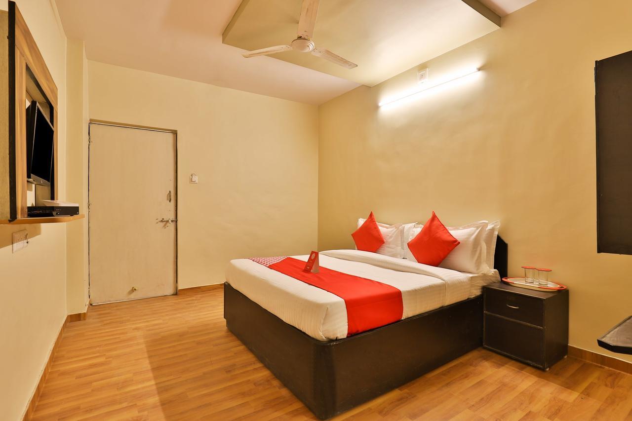 Oyo 11427 Hotel Kalyan Ahmedabad Exterior photo
