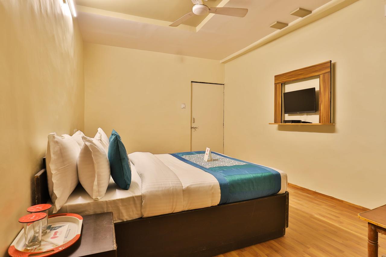 Oyo 11427 Hotel Kalyan Ahmedabad Exterior photo